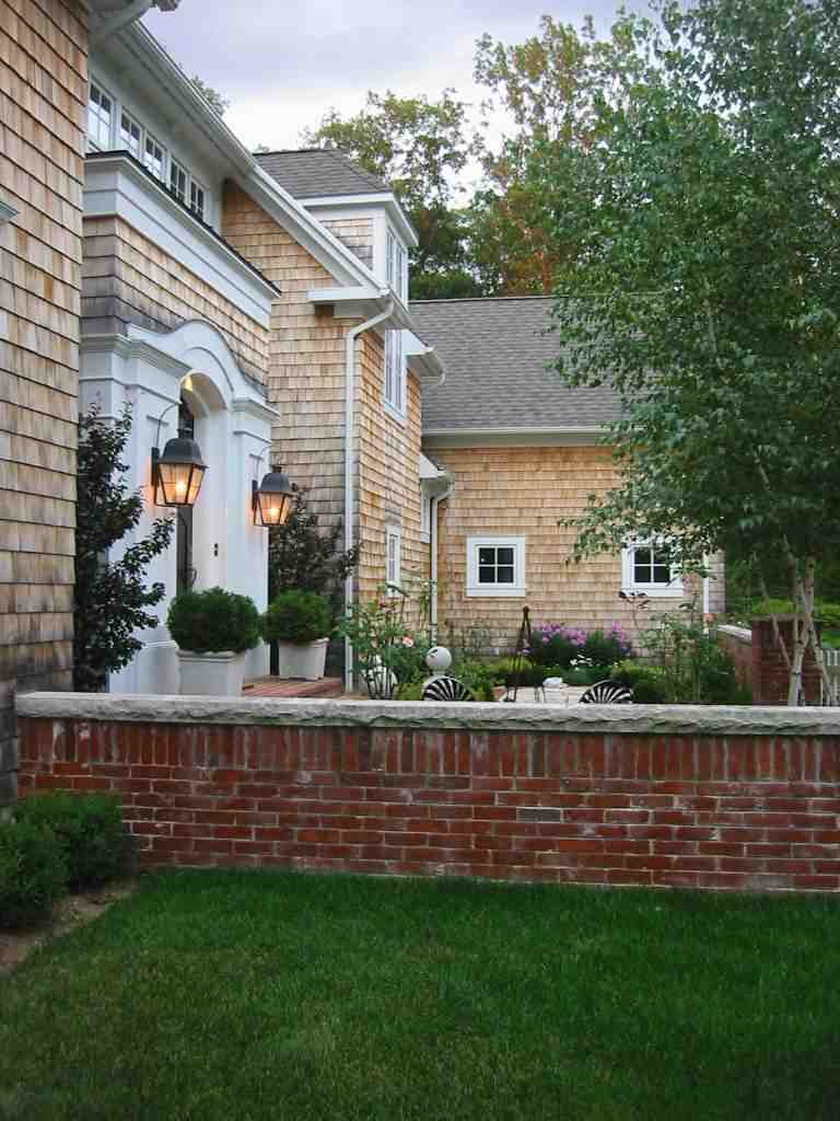 Cape Cod Houses: A Guide to Classic Style Cape Cod Houses: A Guide to Classic Style