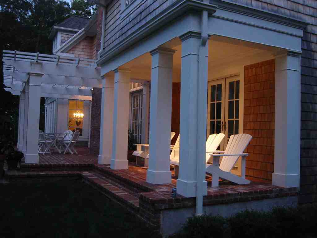 Ride the Wave: Coastal Nantucket Style Homes